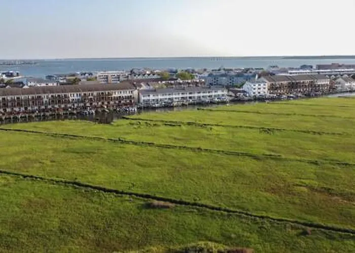 Waterfront 3 Bedroom Townhouse In Ocmd